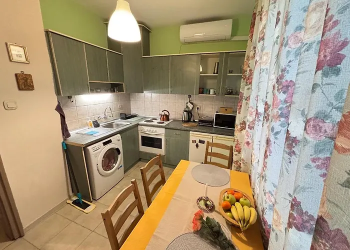 просторен и уютен двустаен в долен лозенец - кварталът на артистите Apartment Sofia