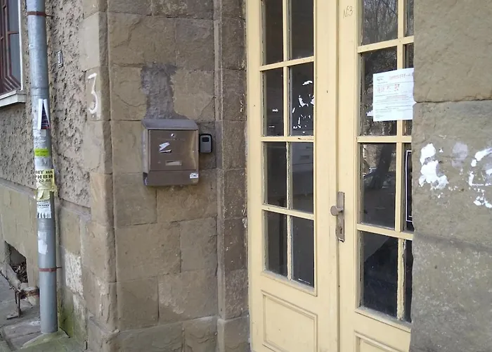 просторен и уютен двустаен в долен лозенец - кварталът на артистите