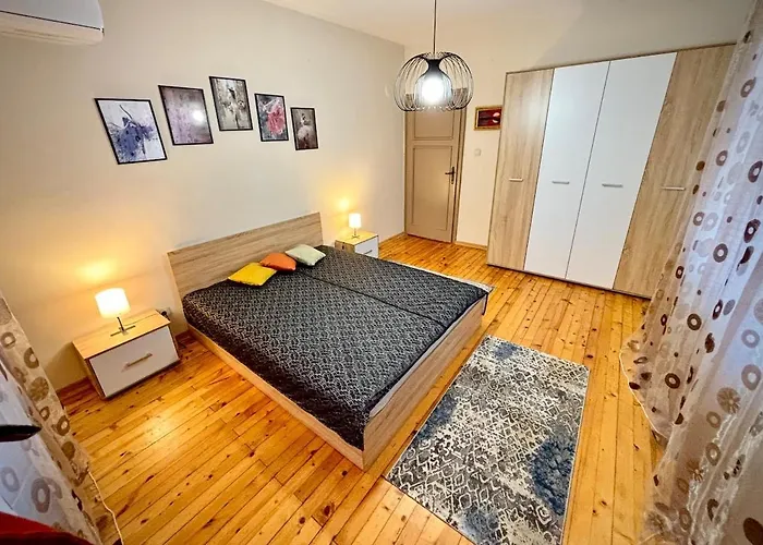 Lejlighed просторен и уютен двустаен в долен лозенец - кварталът на артистите Sofia