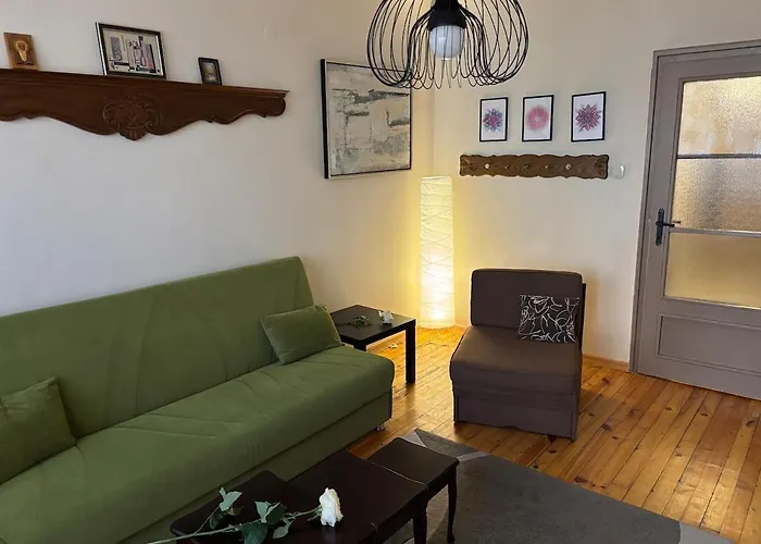 просторен и уютен двустаен в долен лозенец - кварталът на артистите *